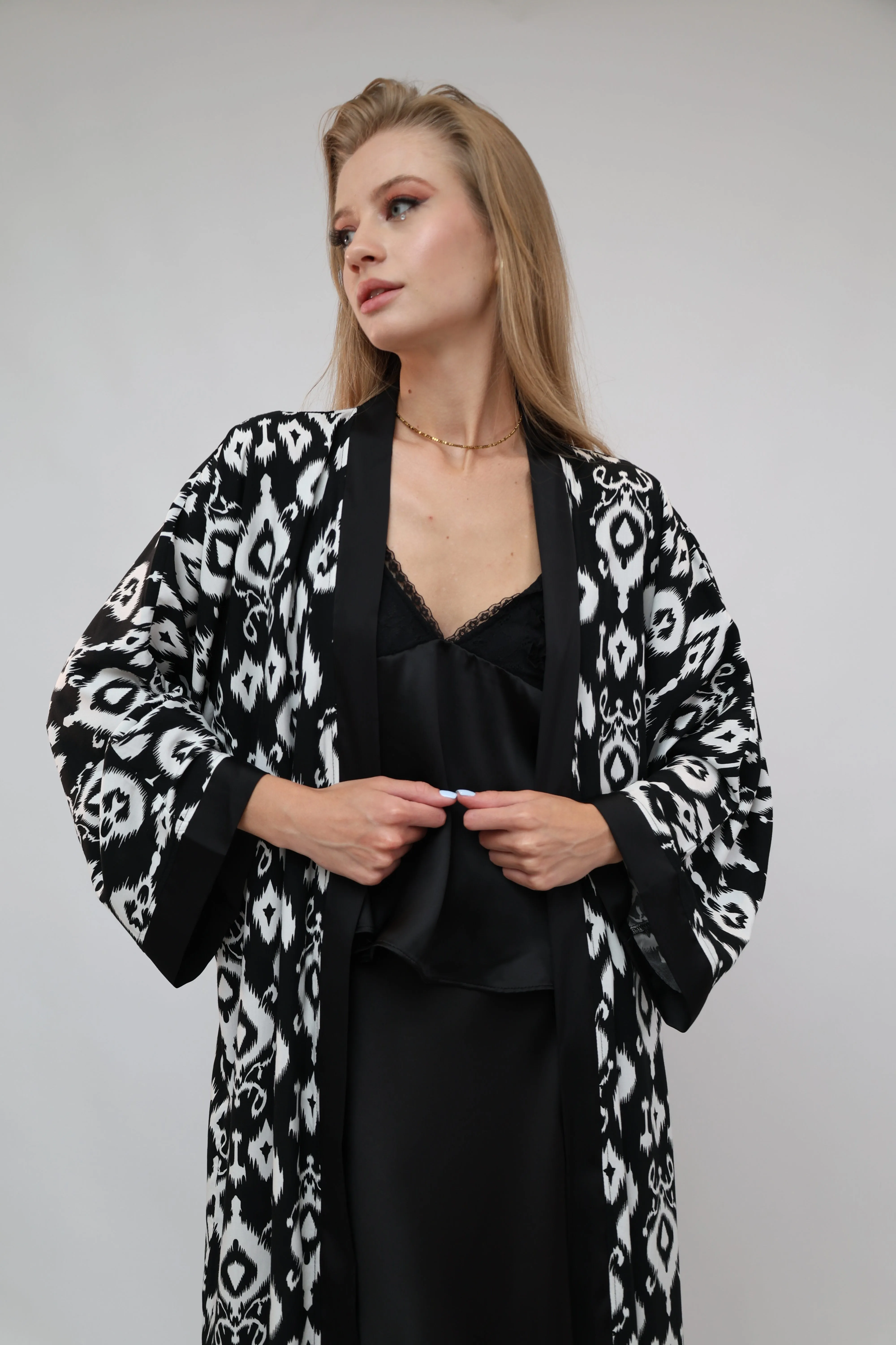 100% Cotton Printed Ikat Lightweight Kimono "Eclipse Noir"