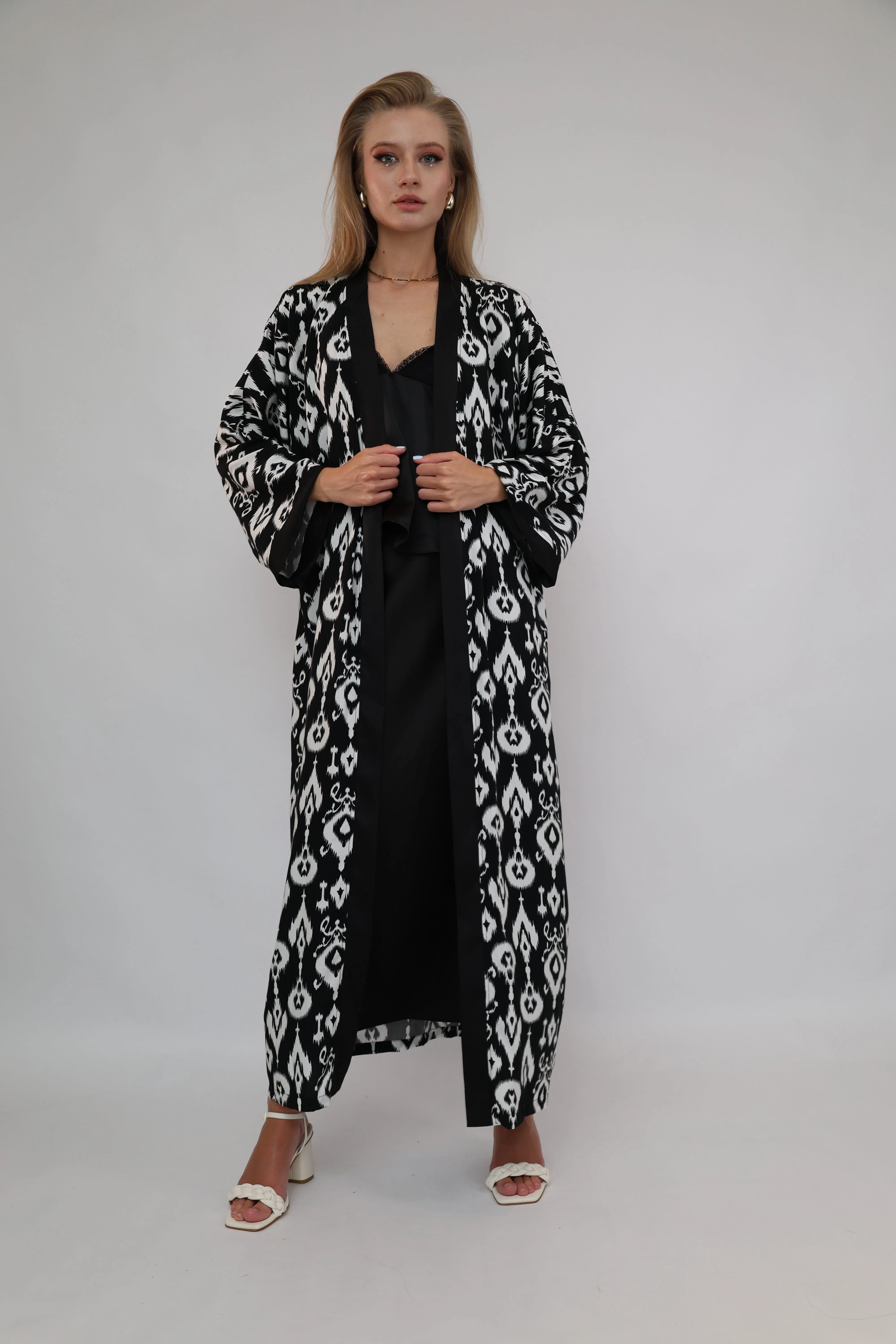 100% Cotton Printed Ikat Lightweight Kimono "Eclipse Noir"