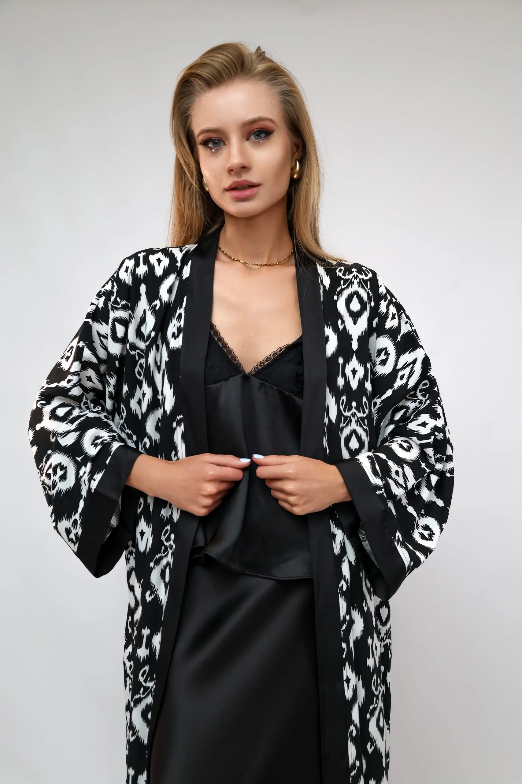 100% Cotton Printed Ikat Lightweight Kimono "Eclipse Noir"