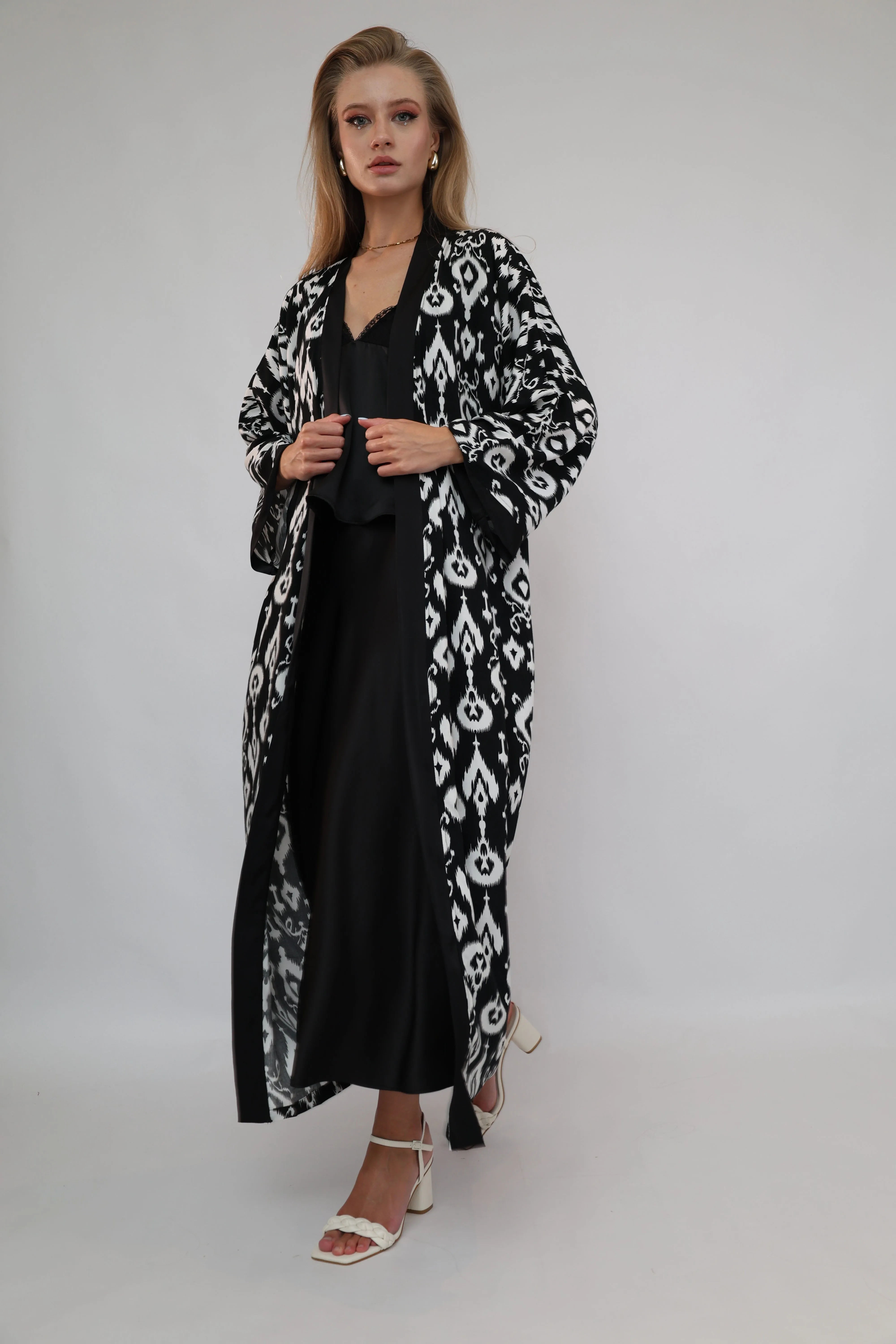 100% Cotton Printed Ikat Lightweight Kimono "Eclipse Noir"