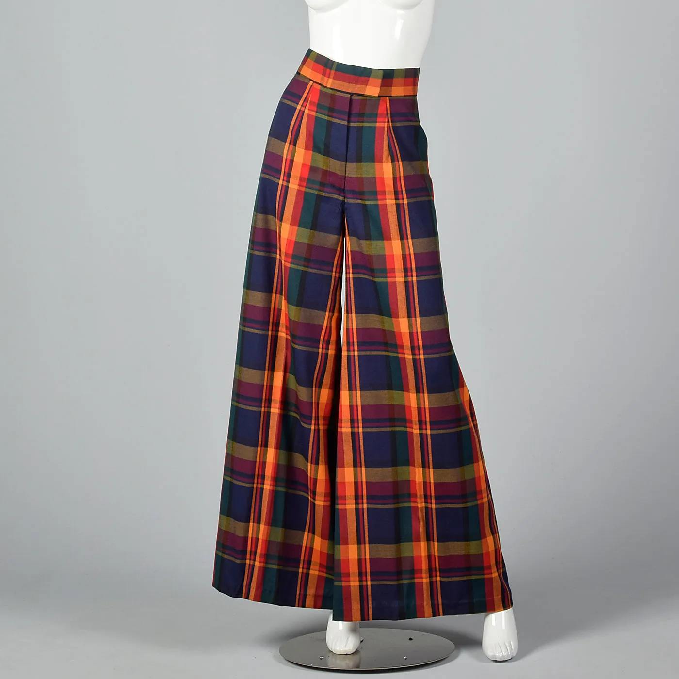 1970s Plaid Pant Suit with Palazzo Pants and Fitted Blazer