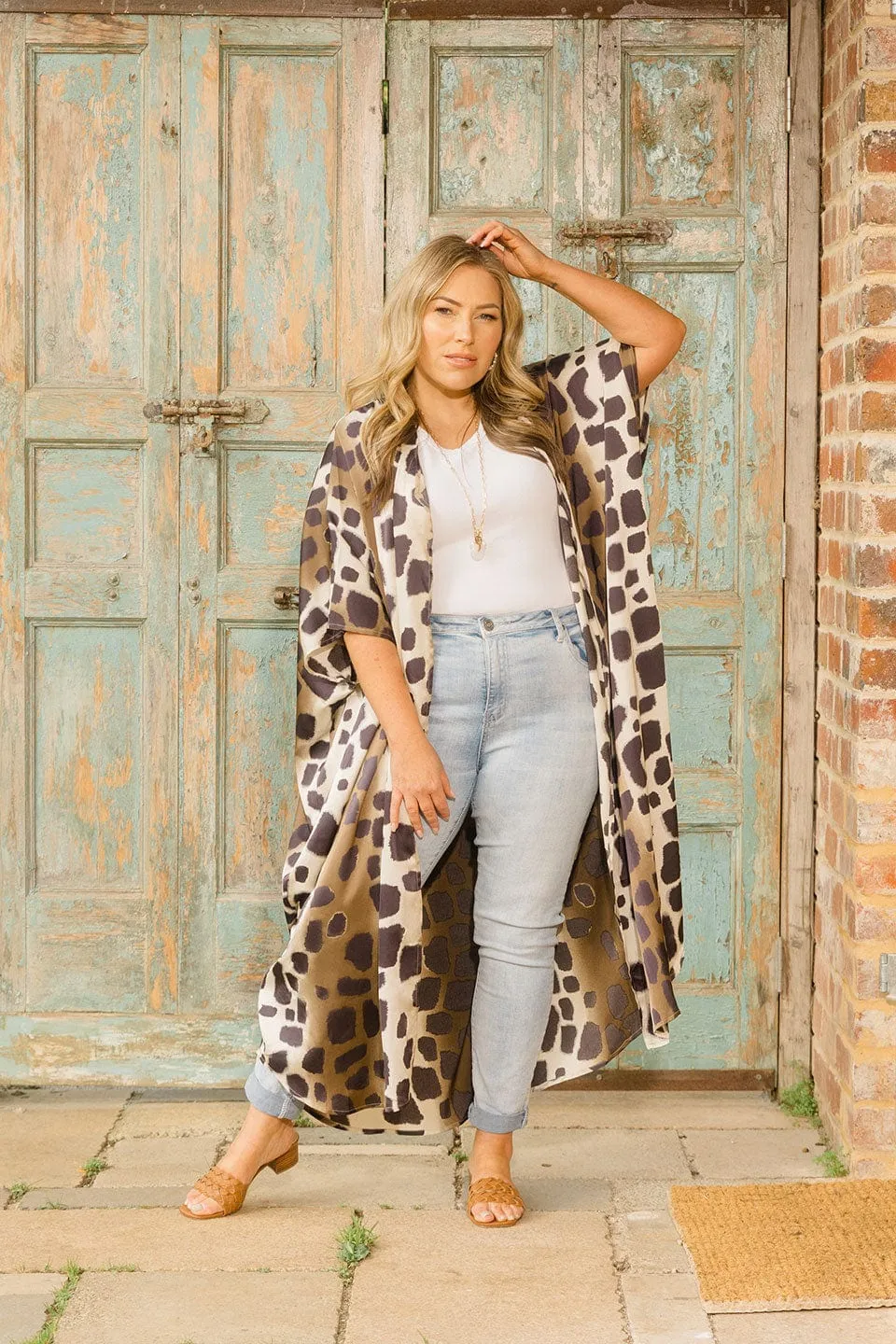 Chiara Silky Maxi Kimono in Tuscany