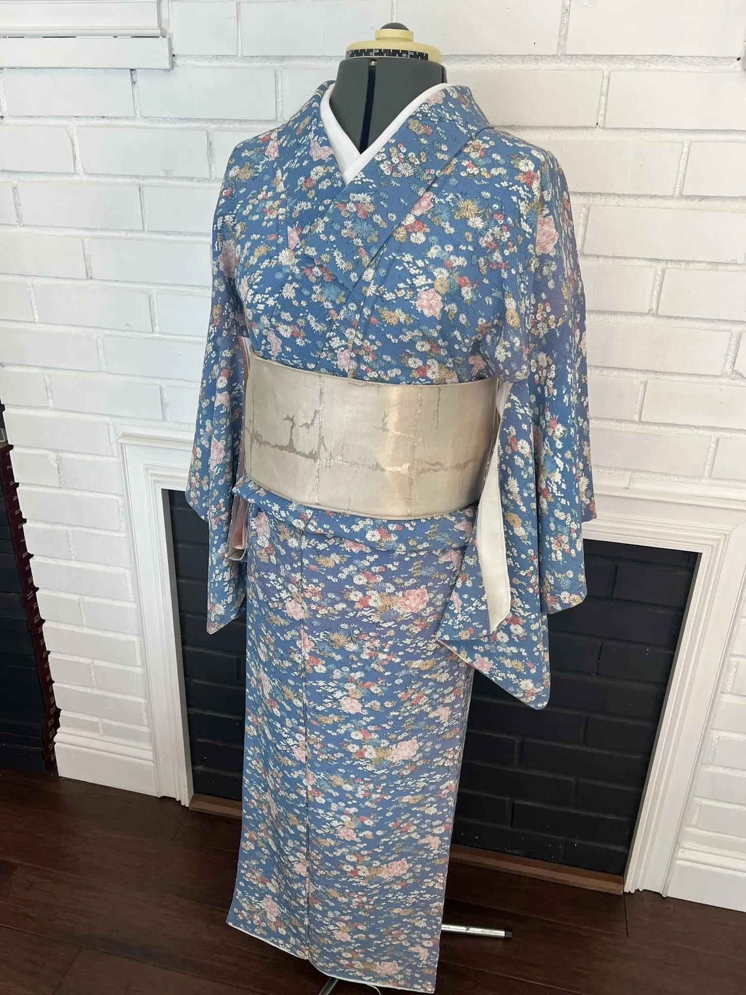 KIMONO, Floral, Size: S-M / Japanese Traditional Women's "Komon" Kimono