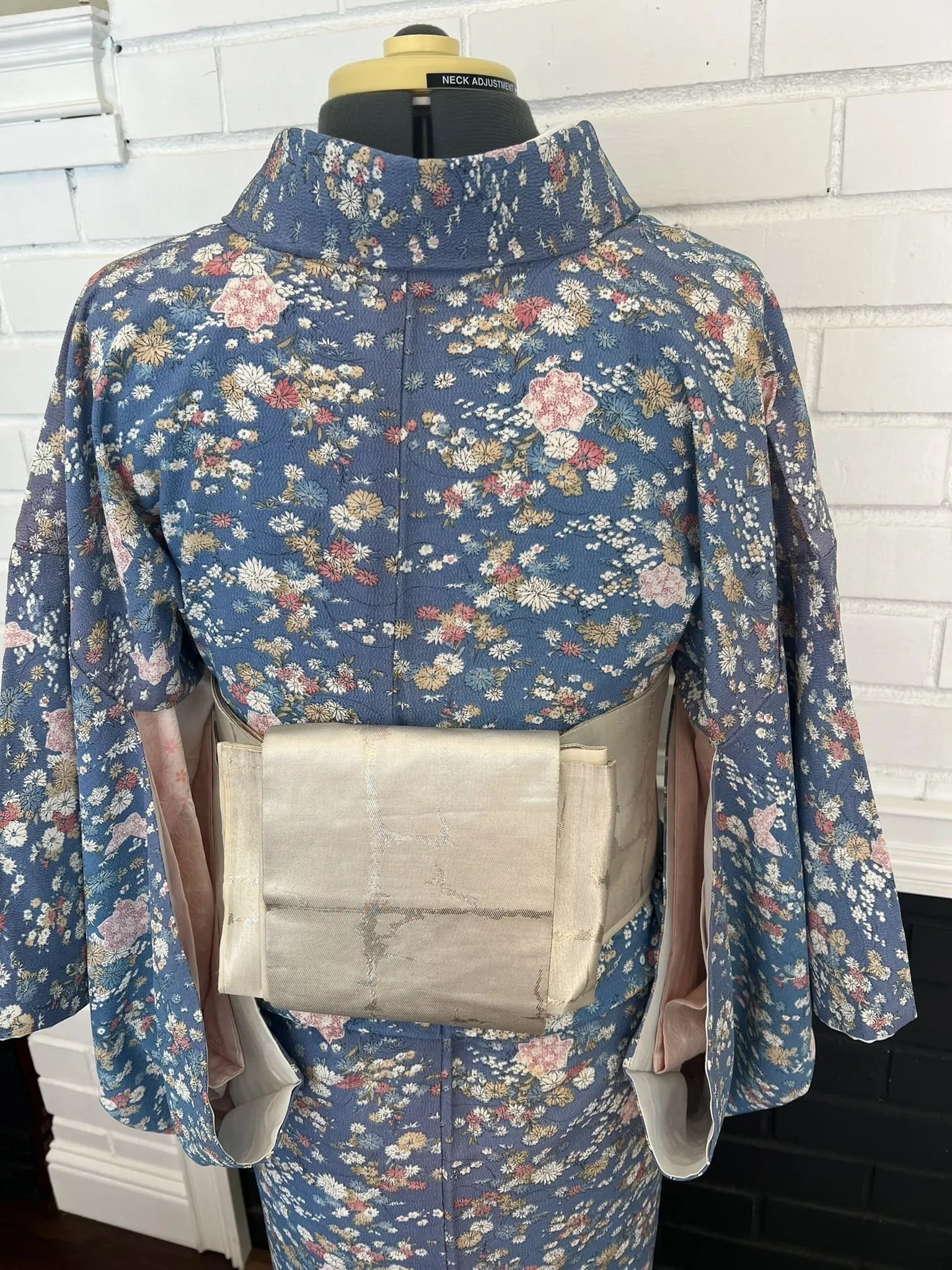 KIMONO, Floral, Size: S-M / Japanese Traditional Women's "Komon" Kimono
