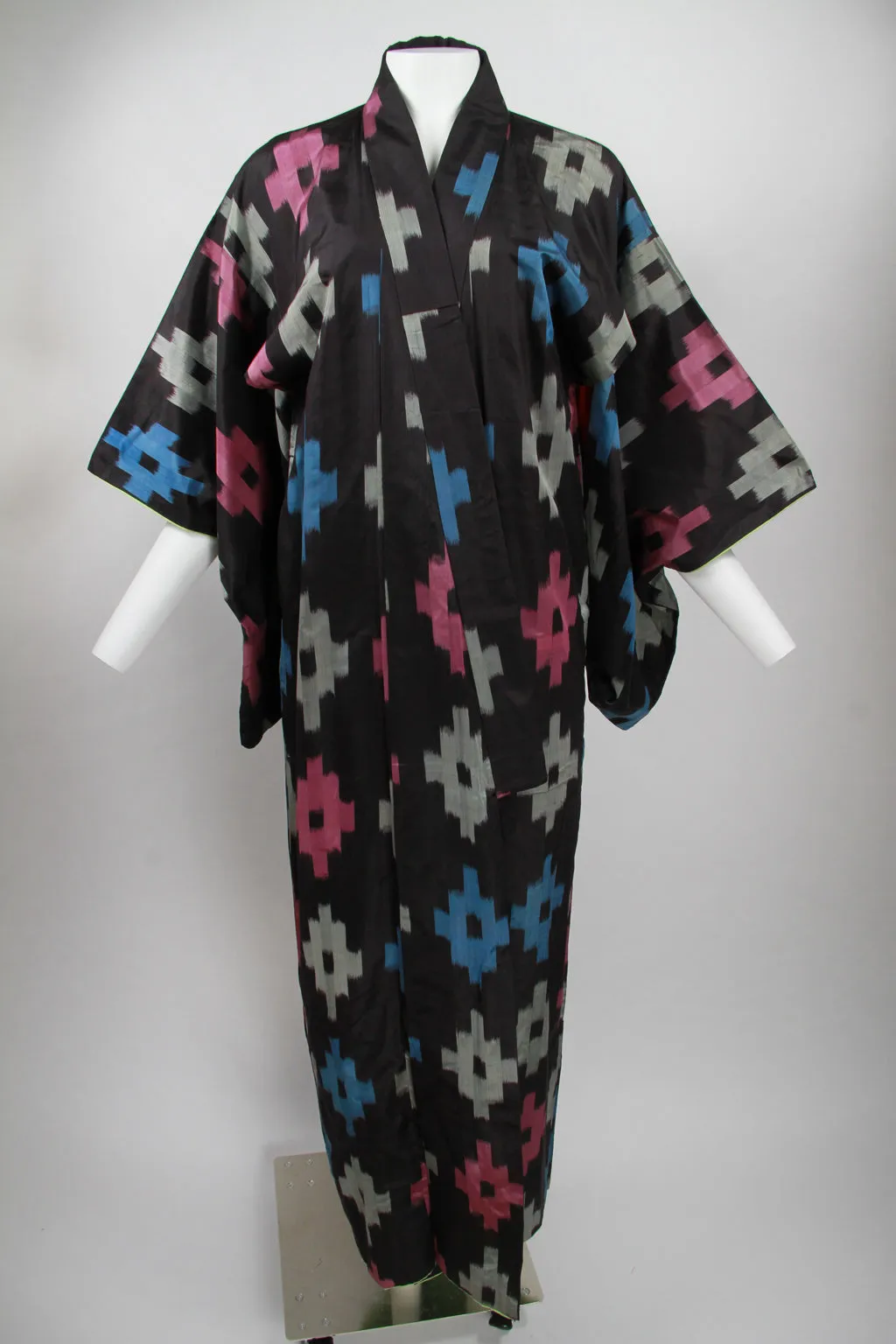 Long black colourfully patterned Kimono - S/M