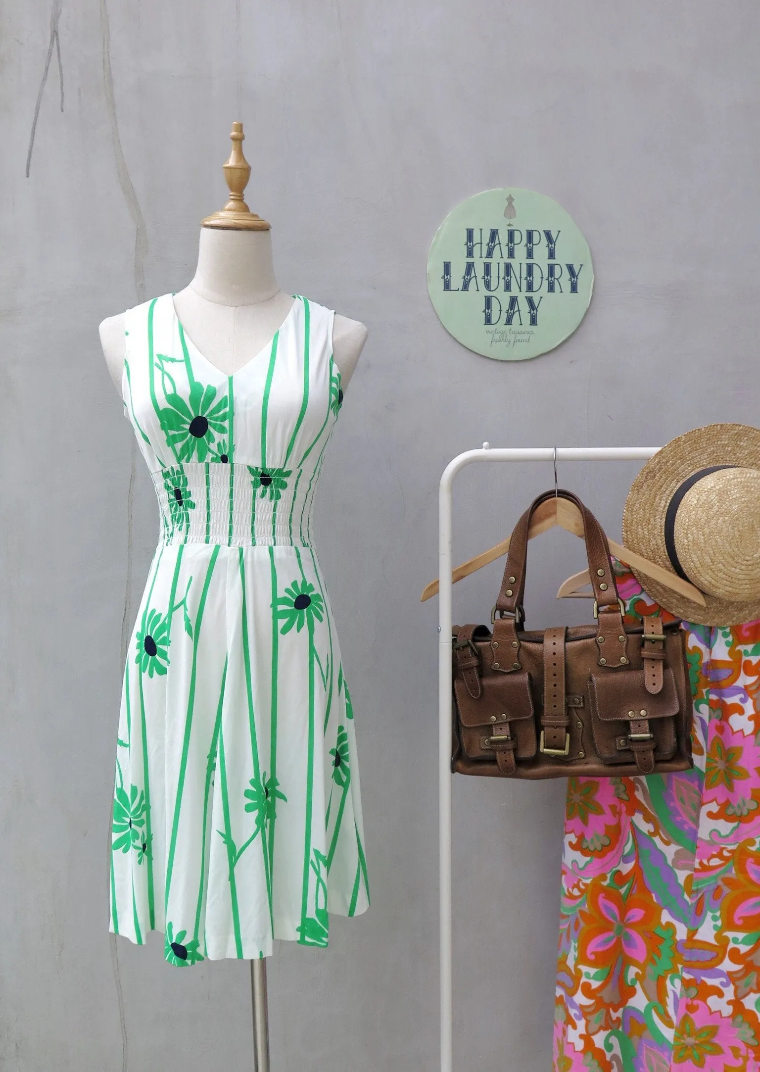 Reverse Daisies | Vintage 1960s 1970s Green and white daisy print Dress and Matching Jacket