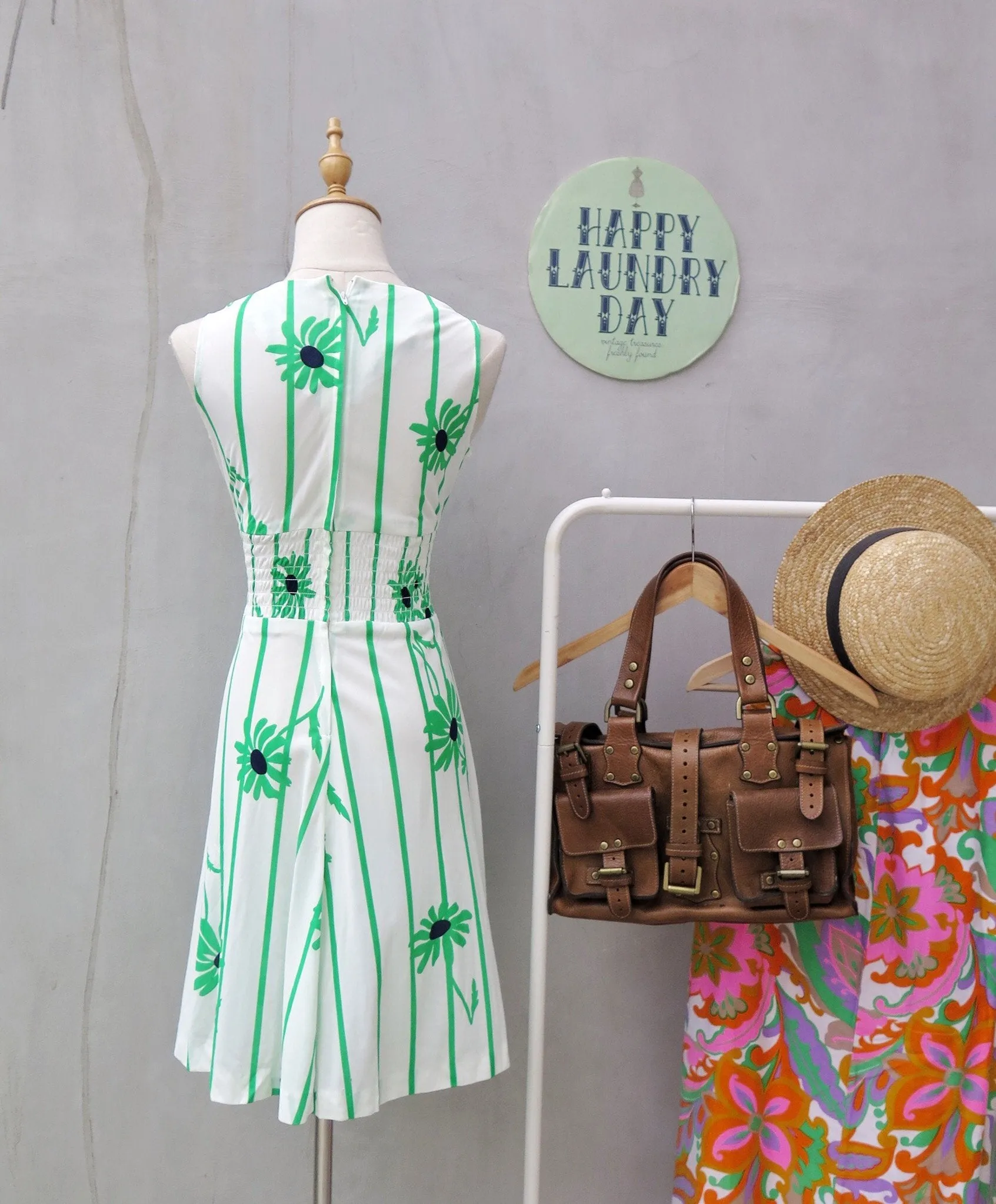 Reverse Daisies | Vintage 1960s 1970s Green and white daisy print Dress and Matching Jacket