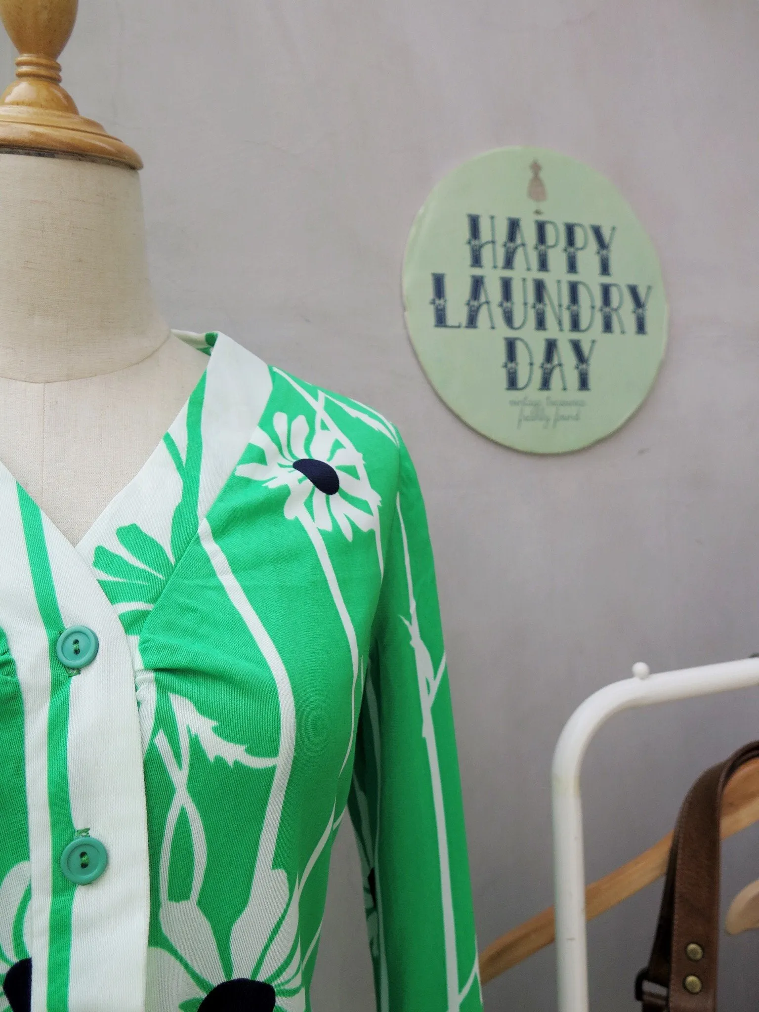 Reverse Daisies | Vintage 1960s 1970s Green and white daisy print Dress and Matching Jacket
