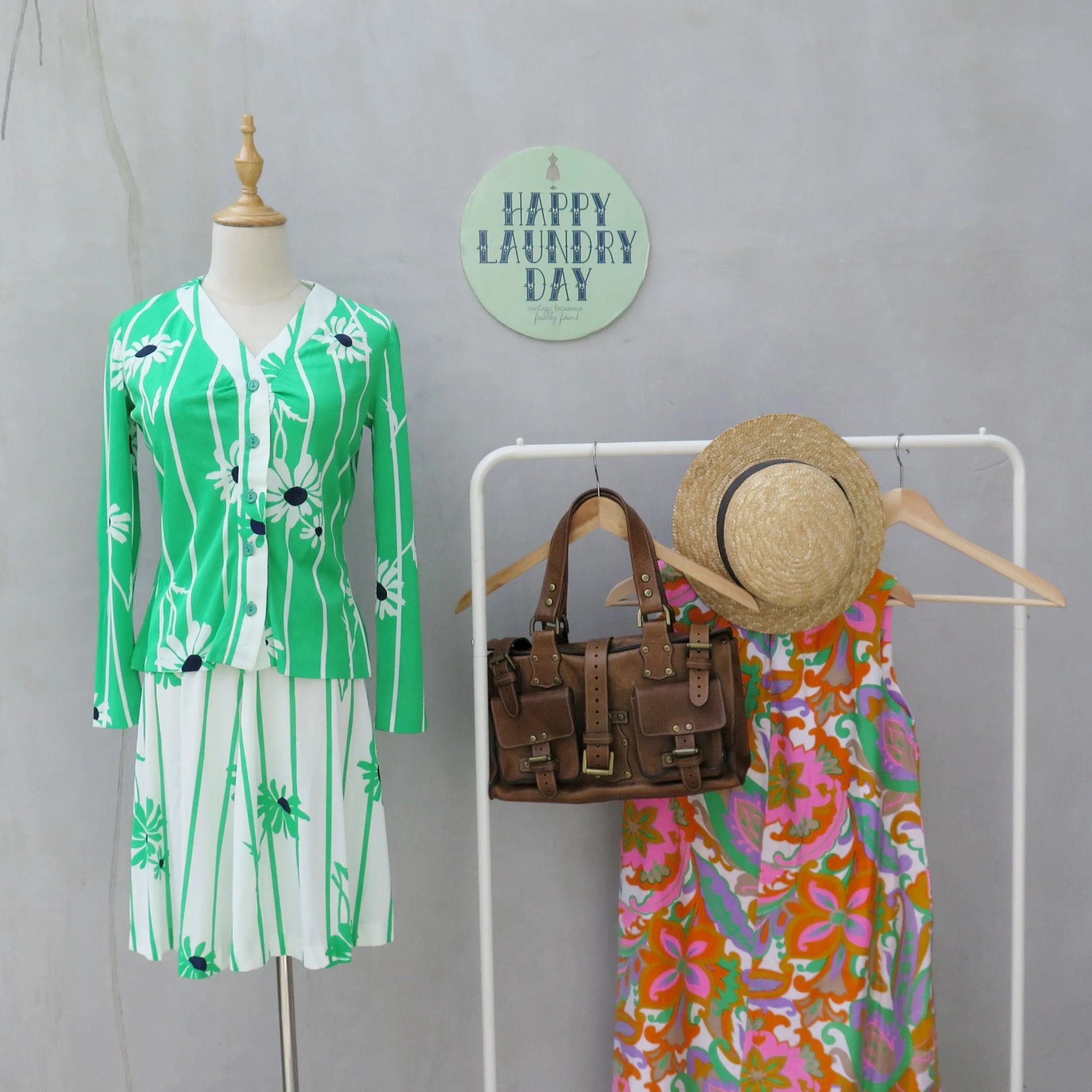 Reverse Daisies | Vintage 1960s 1970s Green and white daisy print Dress and Matching Jacket