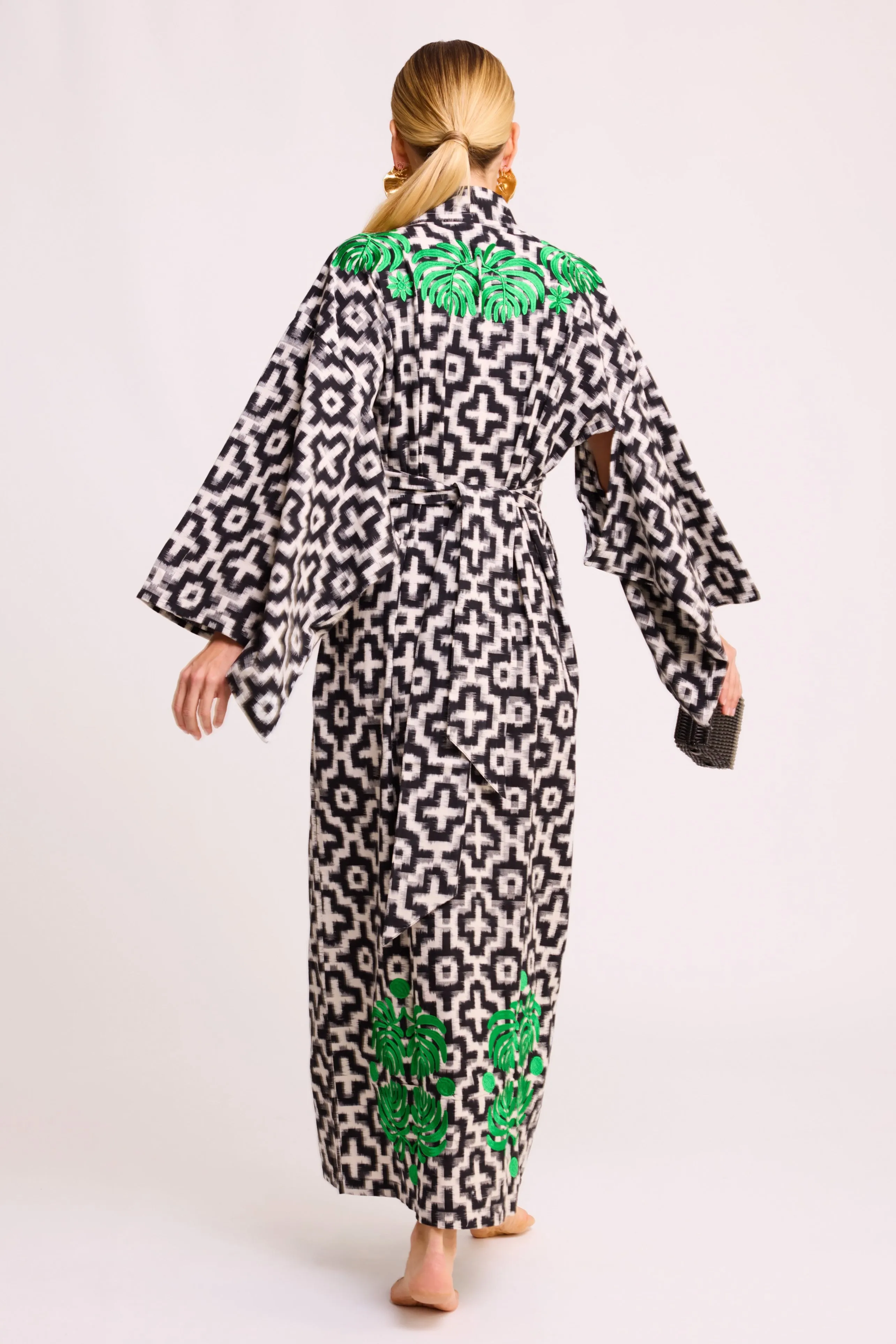 Rodoo White Kimono