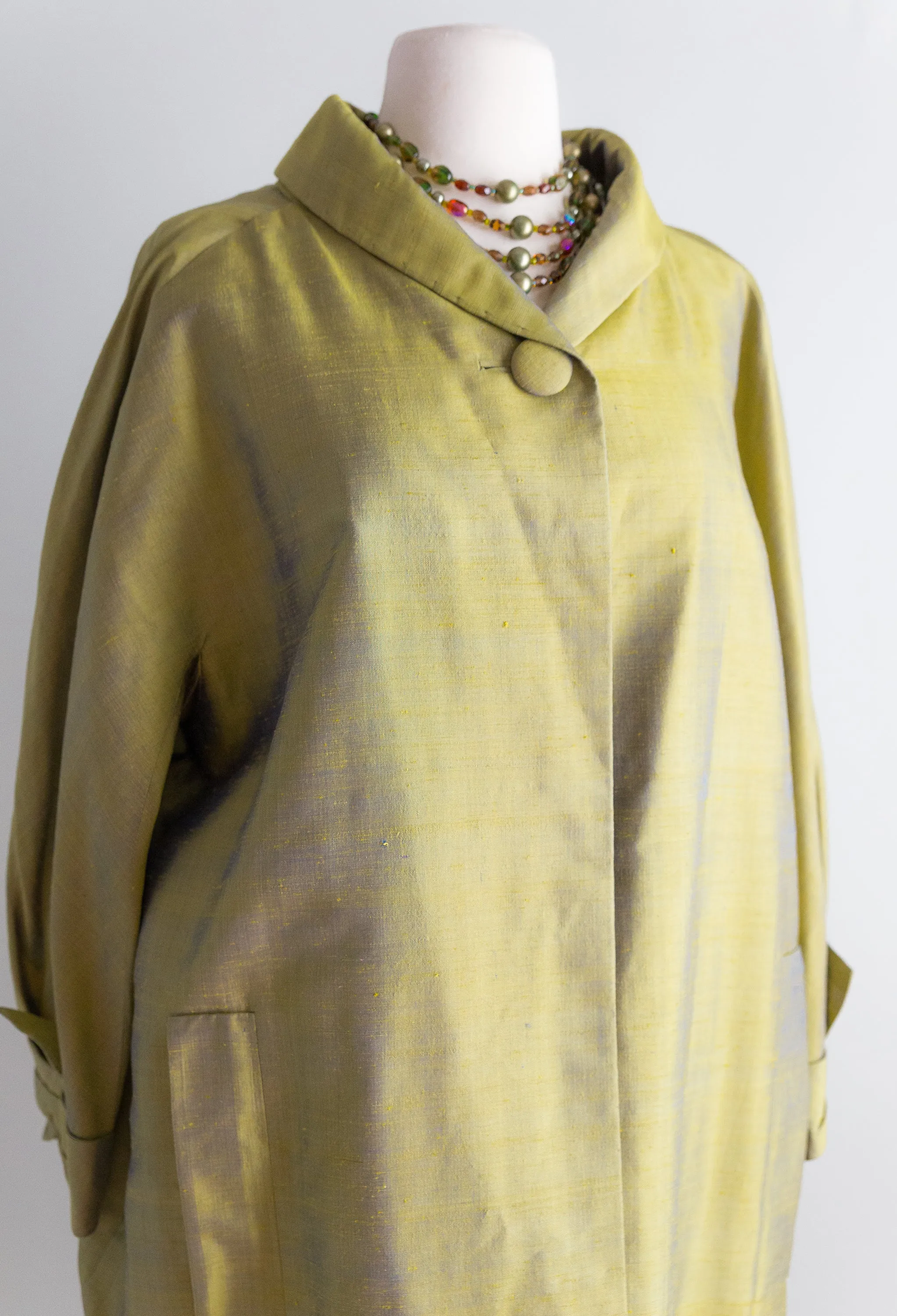 Stunning 1950's Star of Siam Iridescent Autumn Green Silk Cocoon Coat / ML