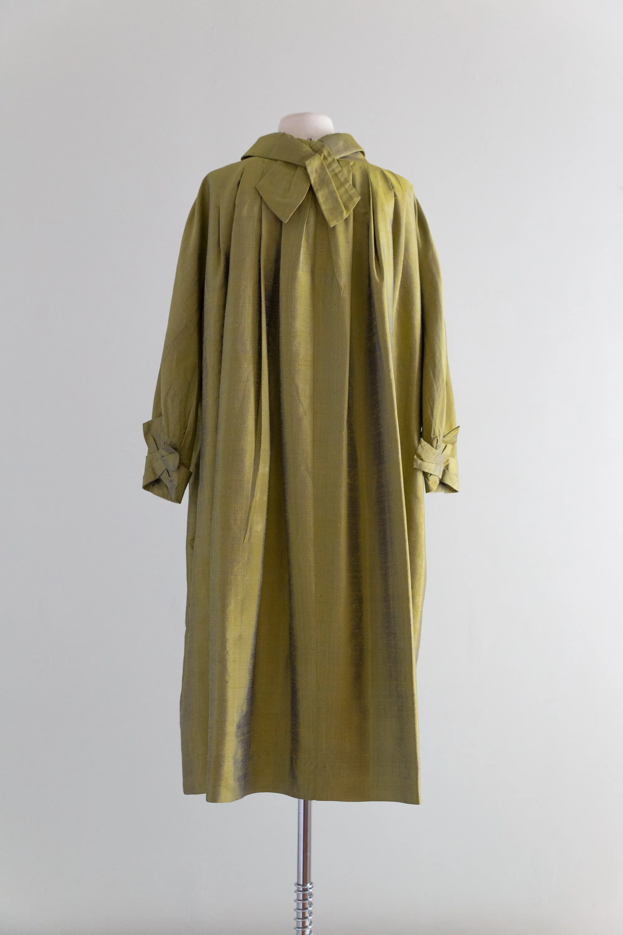 Stunning 1950's Star of Siam Iridescent Autumn Green Silk Cocoon Coat / ML