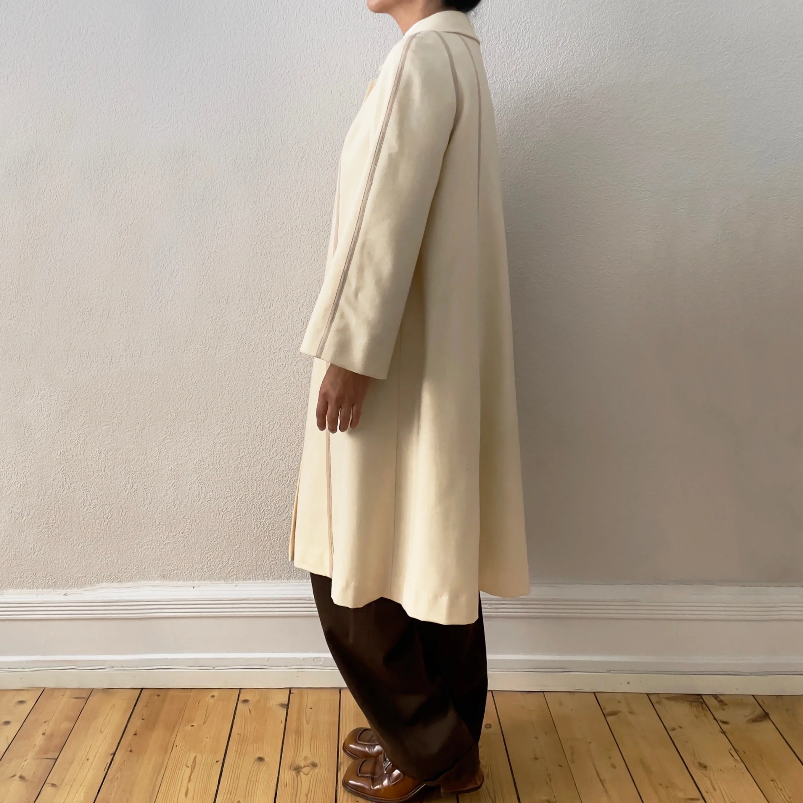 Vintage Cream Coat - Hucke