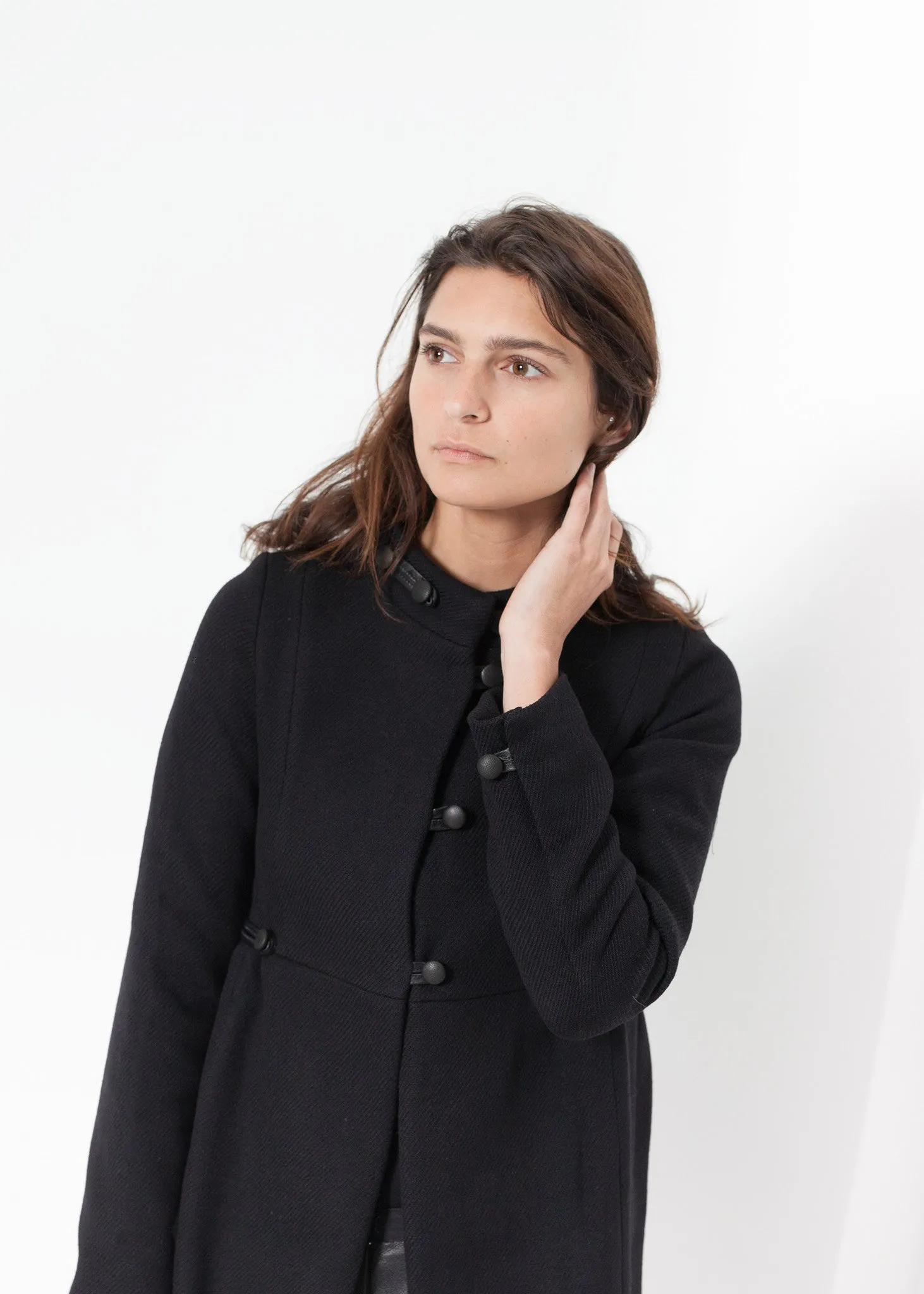 Zoulou Coat in Black - A Stylish and Fashionable Choice